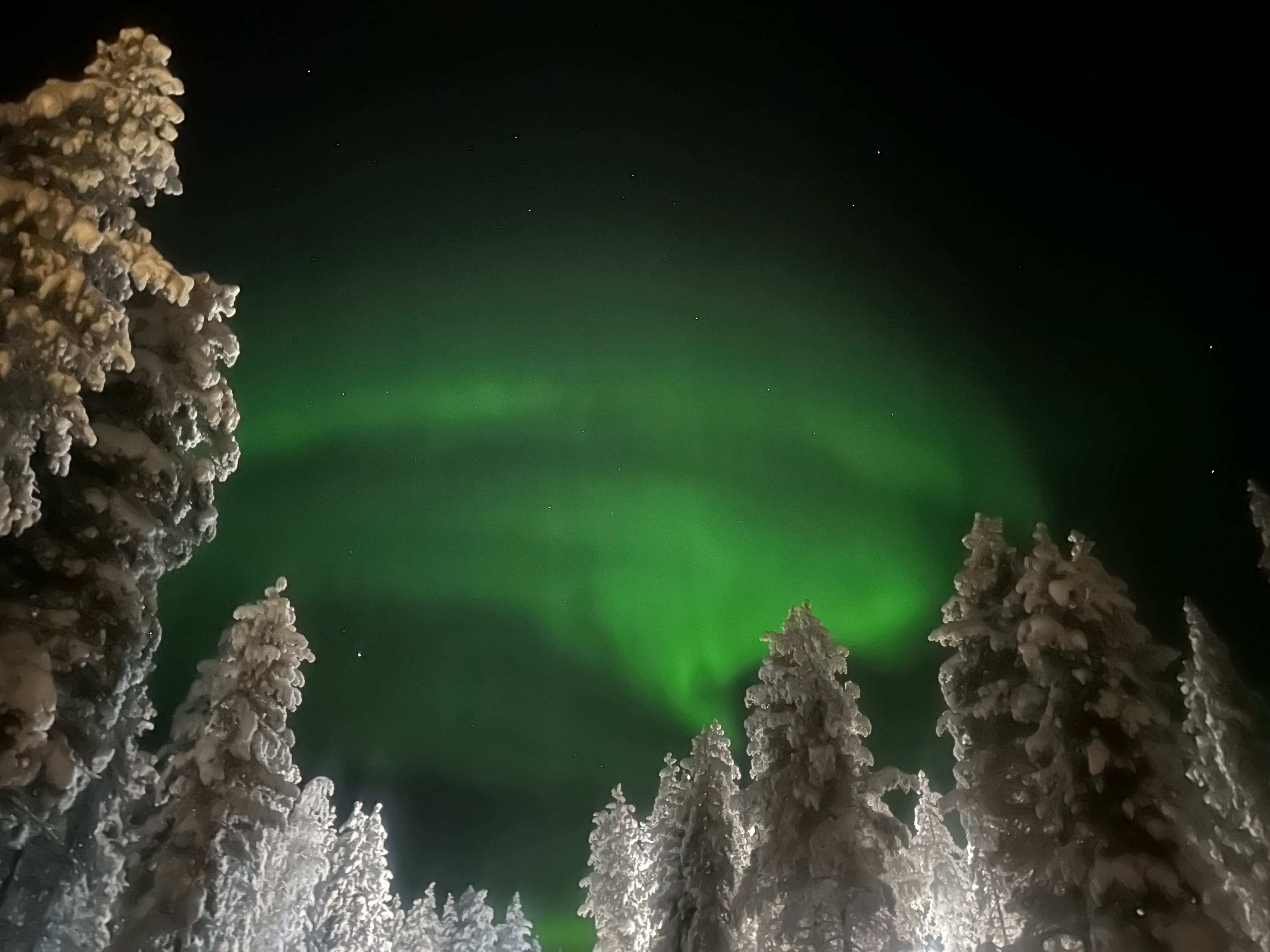 Northern lights aurora hunting in Finnish Lapland — intense display